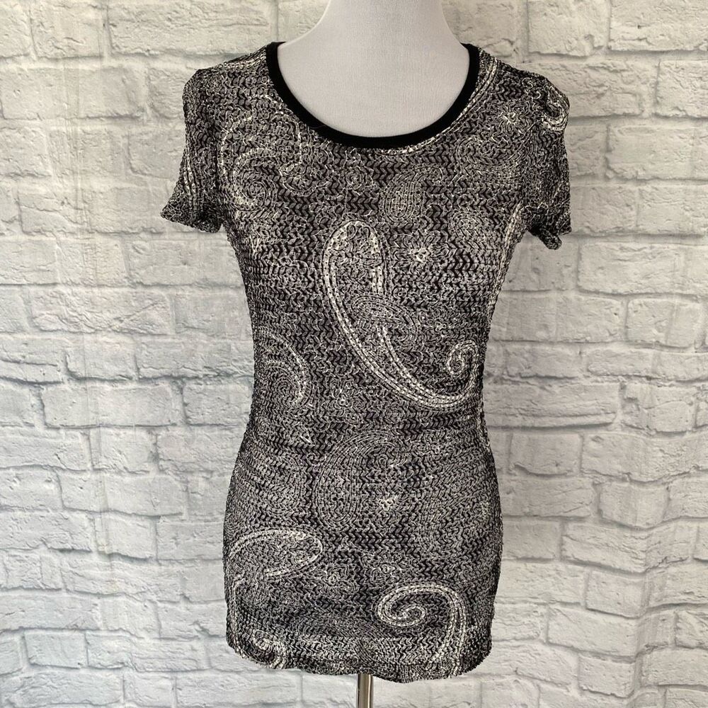 BKE women M short sleeve semi sheer black & white patterned top